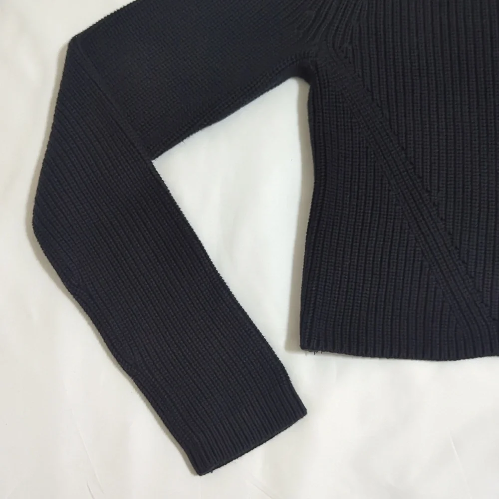 White House Black Market Black Cropped Crewneck Sweater - Picture 4 of 15